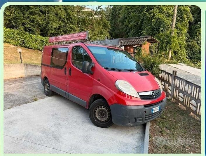Usata Opel Vivaro 100 CV (73 kW) 2006 Monovolume