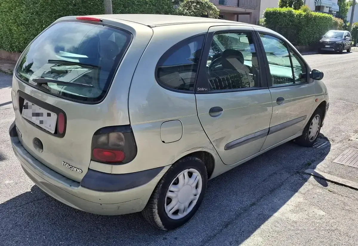 Usata Renault Mégane 90 CV (66 kW) 1998 Verde Monovolume