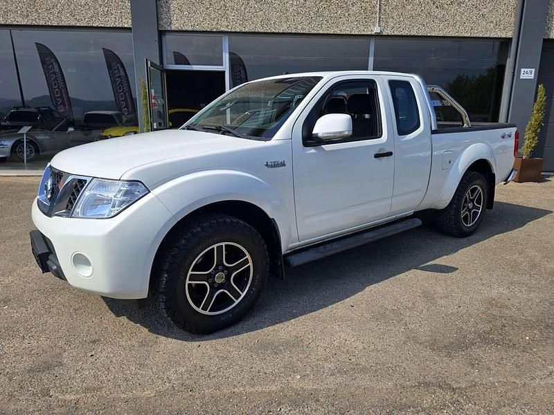 Usata Nissan Navara SE 190 CV (139 kW) 2012 Bianco Pick-up