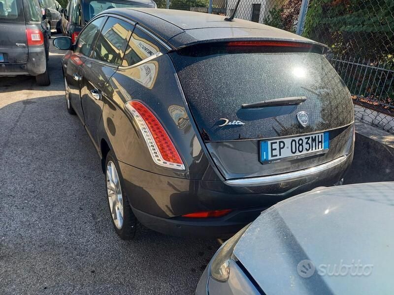 Usata Lancia Delta 190 CV (139 kW) 2012 Nero Utilitaria