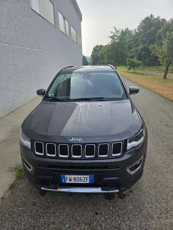 Usata Jeep Compass Limited 170 CV (125 kW) 2019 Grigio SUV