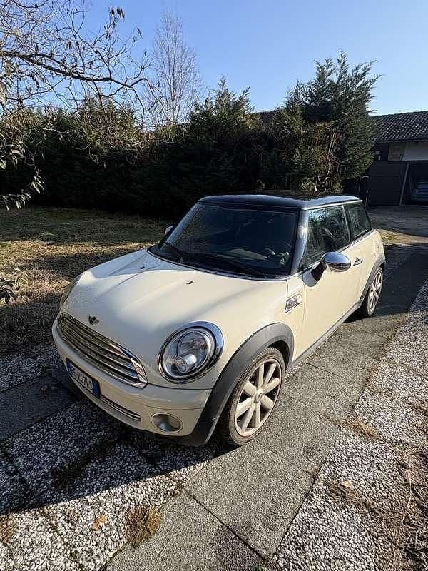 Usata Mini Cooper 120 CV (88 kW) 2010 Beige Utilitaria