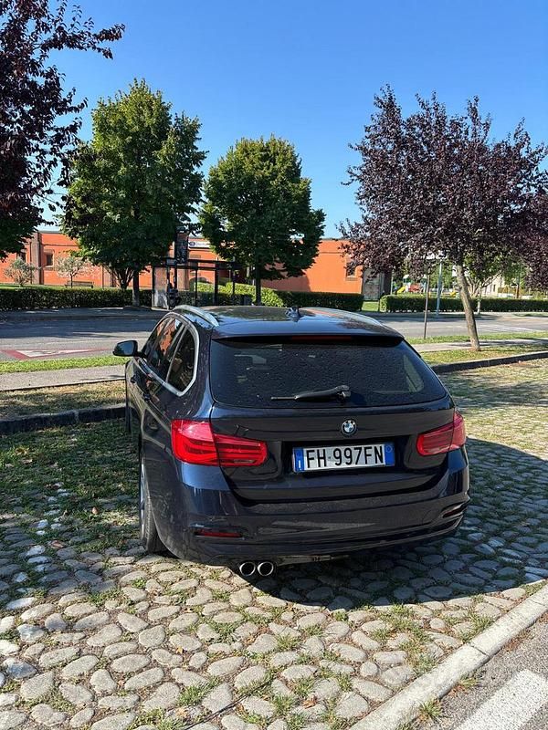 Usata BMW 320 190 CV (139 kW) 2017 Blu Station wagon