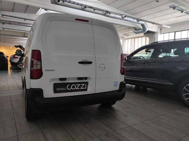 Usata Opel Combo 131 CV (96 kW) 2024 Bianco Monovolume
