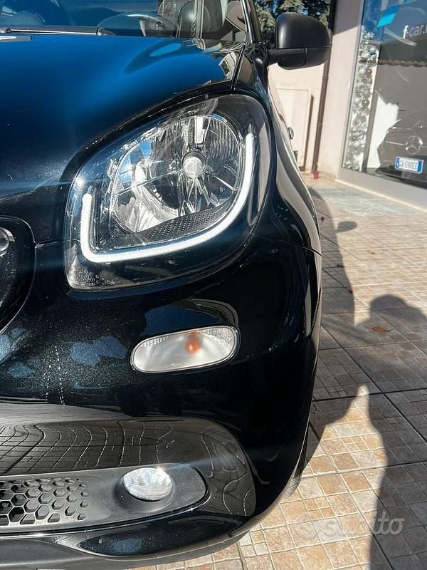 Usata Smart ForFour Passion 90 CV (66 kW) 2019 Nero Utilitaria