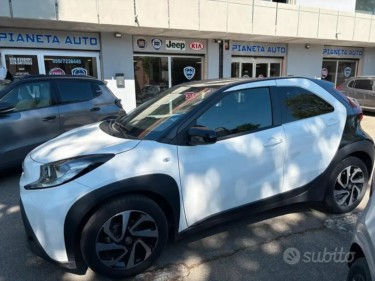 Usata Toyota Aygo X Trend 72 CV (52 kW) 2025 Bianco SUV