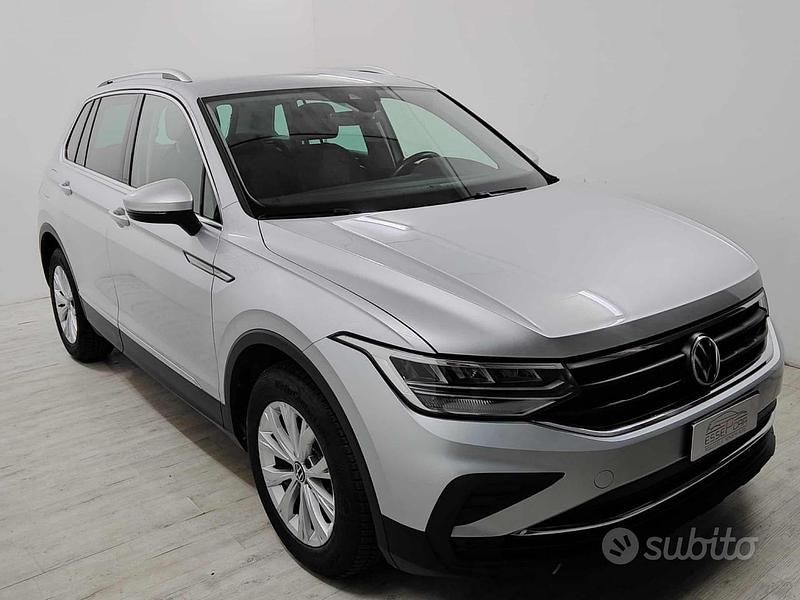 Usata VW Tiguan Life 131 CV (96 kW) 2021 Grigio SUV