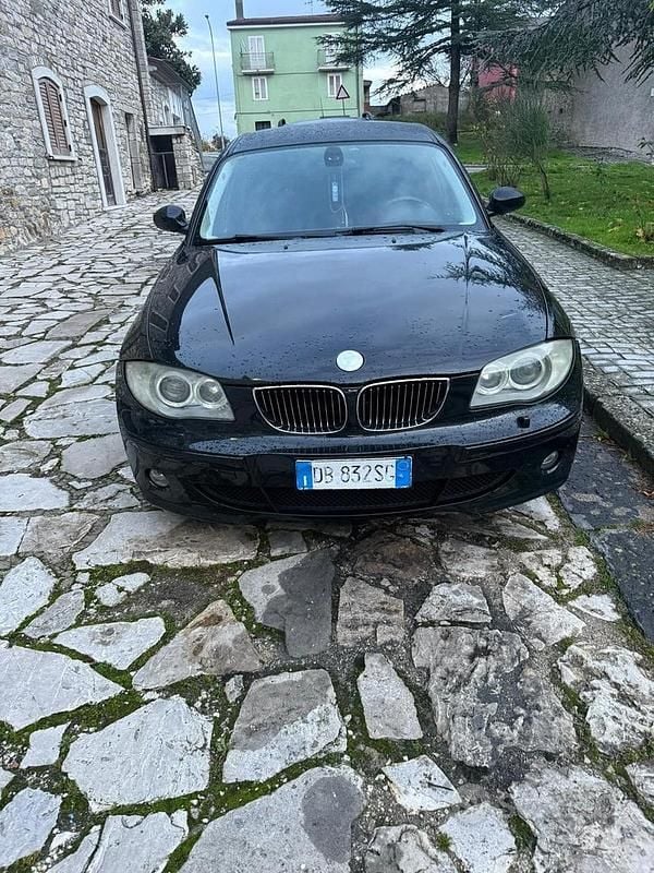 Usata BMW 120 163 CV (119 kW) 2007 Nero Utilitaria