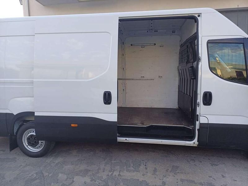 Usata Iveco Daily 160 CV (117 kW) 2019 Bianco Furgone
