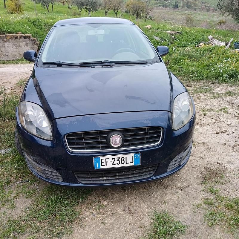 Blu Usata 2010 Fiat Croma Tre volumi | 2900 € - Immagine 1/4