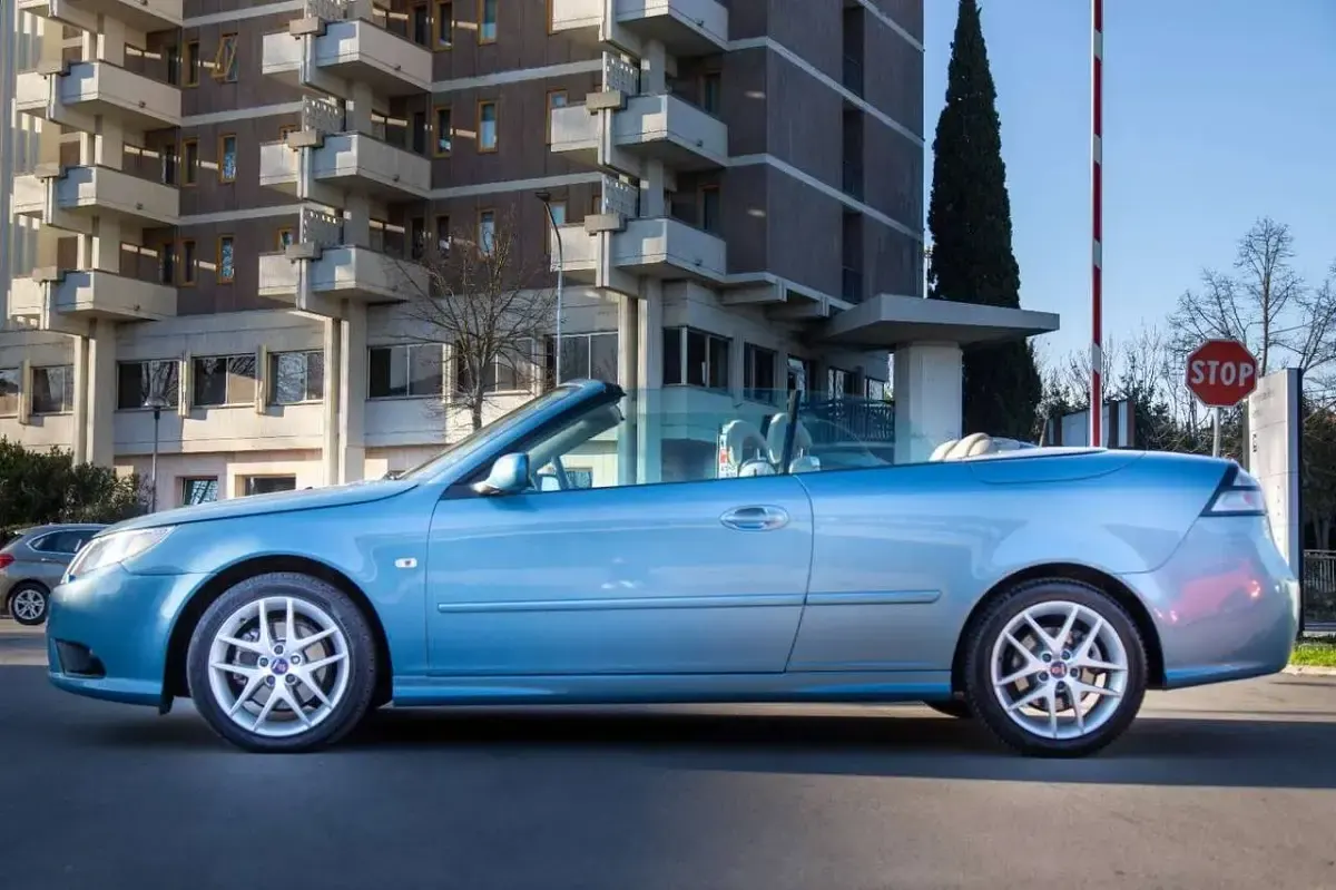 Usata Saab 9-3 Cabriolet Vector 150 CV (110 kW) 2010 Blu/azzurro Cabrio