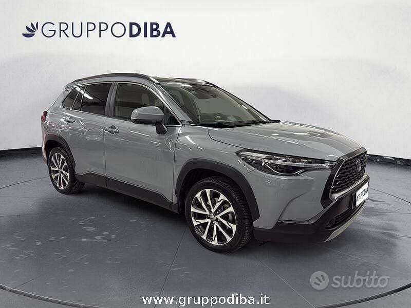 Usata Toyota Corolla Cross Lounge 198 CV (145 kW) 2023 Grigio SUV