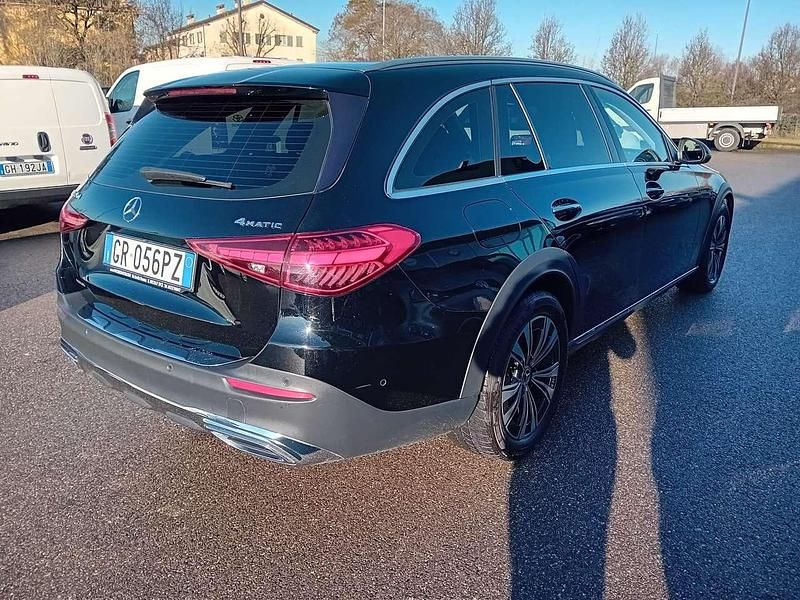 Usata Mercedes C220 Premium Plus 200 CV (147 kW) 2022 Nero Station wagon