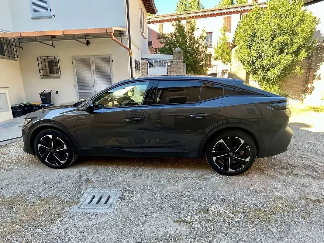 Usata Peugeot 408 Allure 131 CV (96 kW) 2023 Grigio SUV