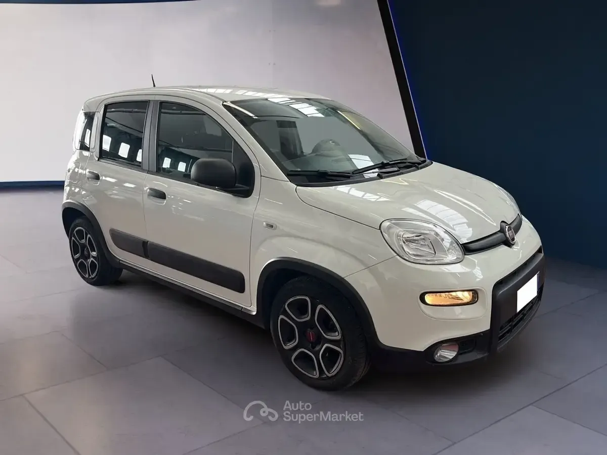 Gebraucht Fiat Panda Street 69 PS (50 kW) 2021 Weiß Kleinwagen