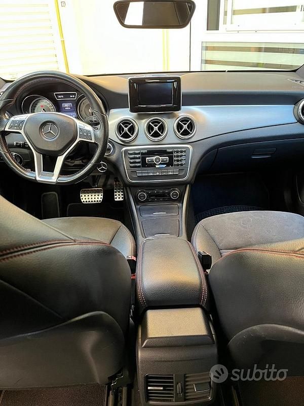 Usata Mercedes CLA220 Premium 177 CV (130 kW) 2014 Nero Berlina