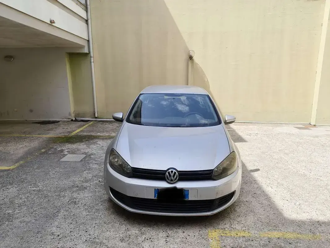 Usata VW Golf VI Trendline 105 CV (77 kW) 2010 Grigio Utilitaria