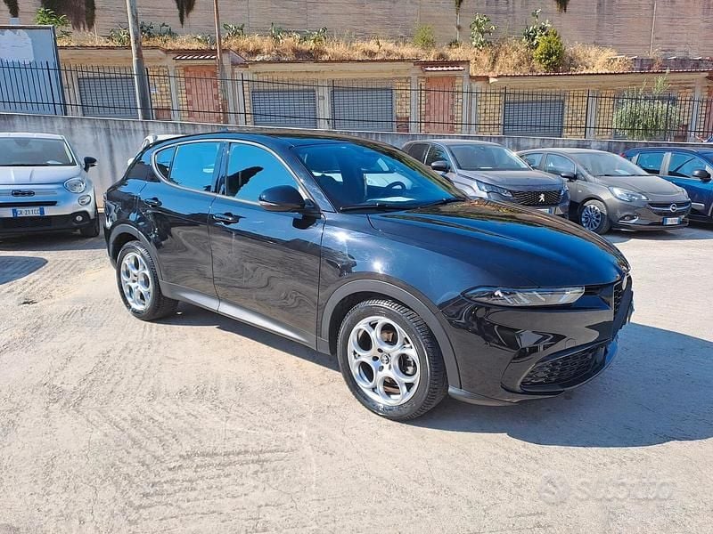 Begagnad Alfa Romeo Tonale Sprint 131 HK (96 kW) 2023 Svart SUV
