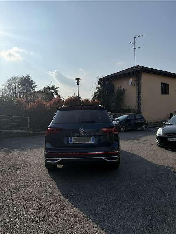 Usata VW Tiguan Elegance 150 CV (110 kW) 2021 Blu/azzurro SUV