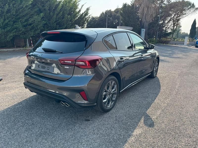 Nuova Ford Focus ST-Line 125 CV (91 kW) 2025 Magnetic grey Berlina