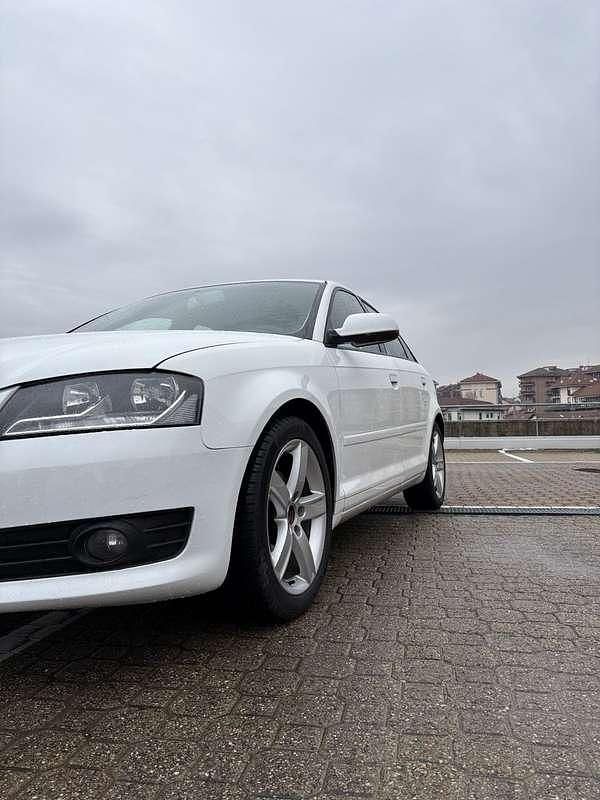 Usata Audi A3 Sportback Ambiente 90 CV (66 kW) 2010 Bianco Utilitaria