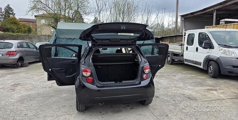 Usata Chevrolet Aveo 75 CV (55 kW) 2012 Nero Utilitaria