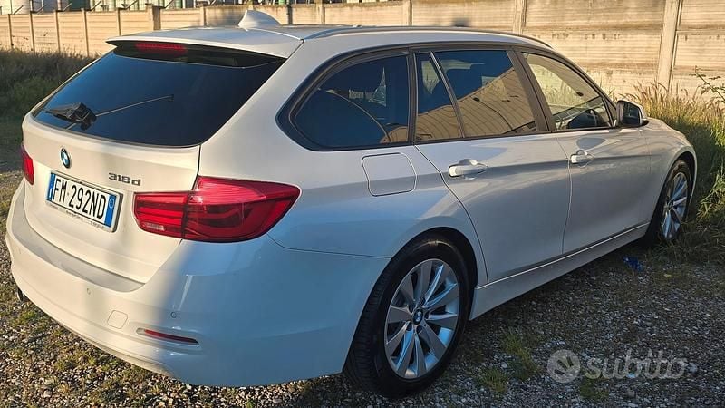 Usata BMW 318 Advantage 150 CV (110 kW) 2018 Bianco Station wagon