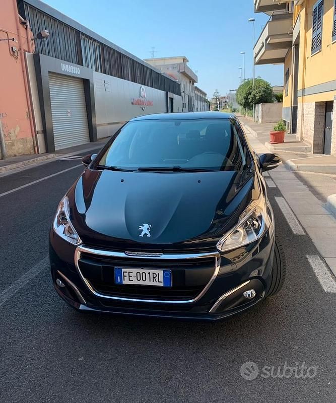Usata Peugeot 208 2016 Blu Utilitaria