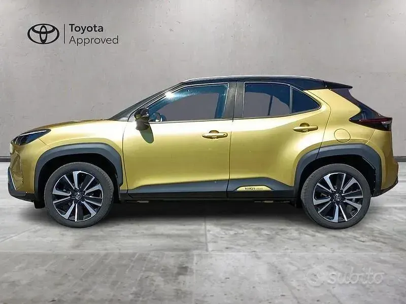 Usata Toyota Yaris Cross 116 CV (85 kW) 2022 Giallo SUV