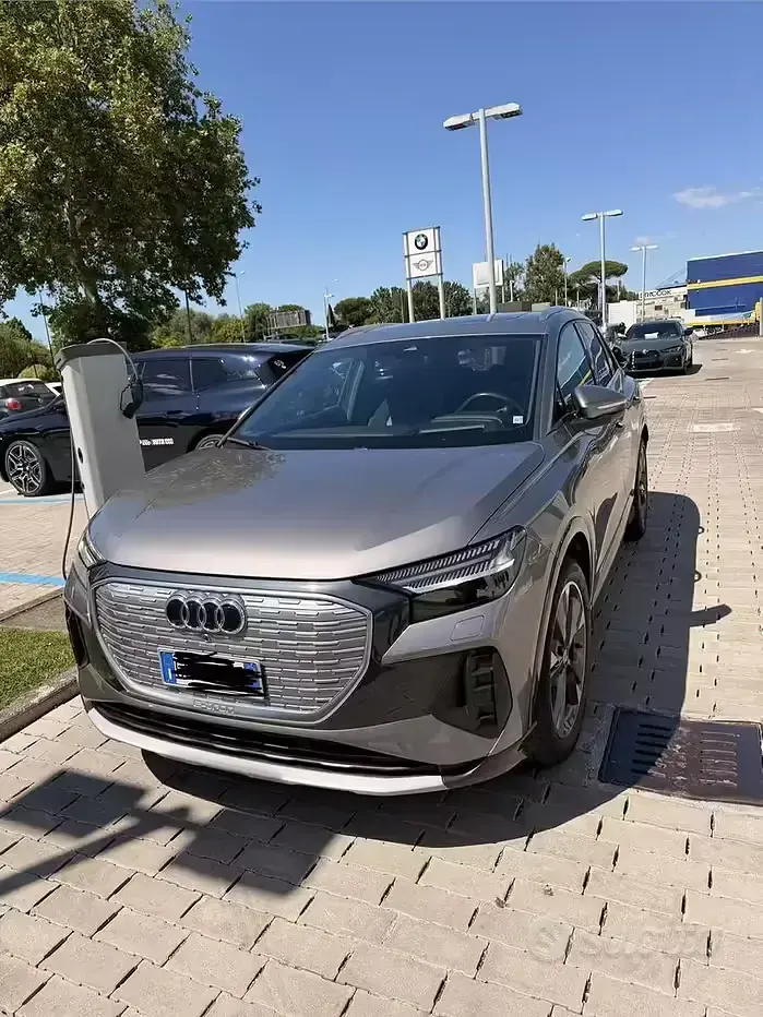 Usata Audi Q4 e-tron Advanced 69 kW (95 CV) 2022 Grigio SUV