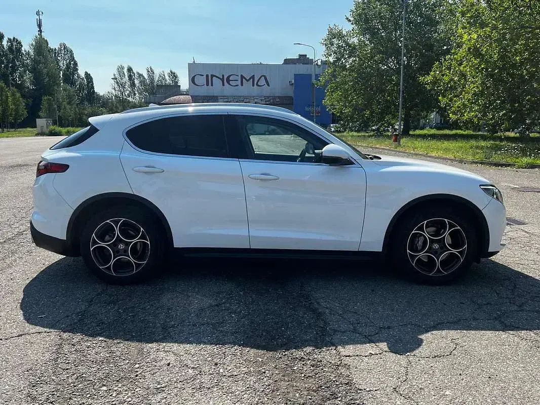 Usata Alfa Romeo Stelvio Business 160 CV (117 kW) 2019 Bianco SUV