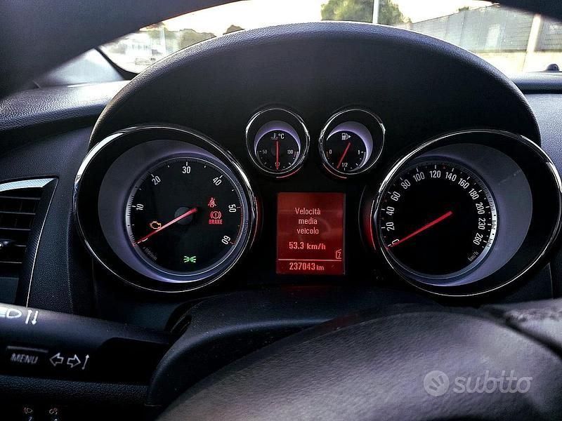 Usata Opel Astra Sport 125 CV (91 kW) 2012 Nero Station wagon