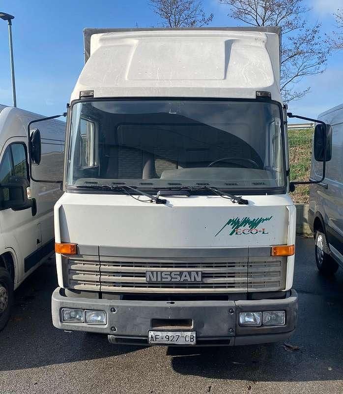 Usata Nissan Cargo 86 CV (63 kW) 1995 Bianco Furgone