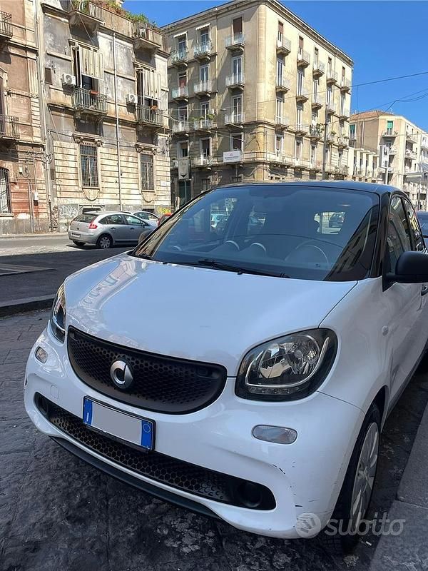 Bianco Usata 2015 Smart ForFour Due volumi | 7500 € (Ottimo prezzo) - Immagine 1/4