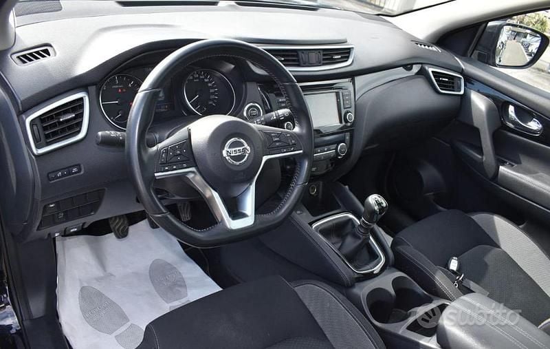 Usata Nissan Qashqai N-Connecta 110 CV (80 kW) 2018 Nero SUV