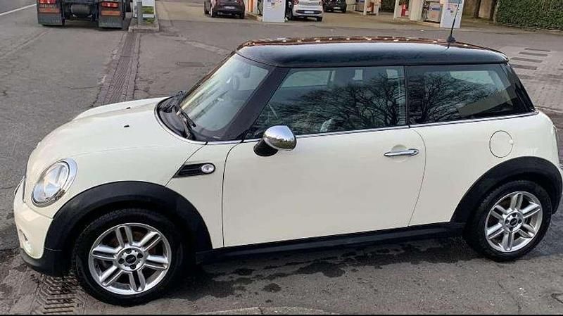 Usata Mini Cooper D 111 CV (81 kW) 2011 Bianco Utilitaria