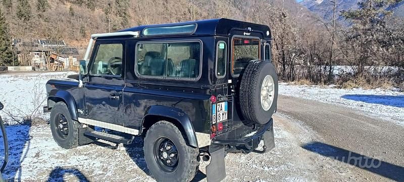 Usata Land Rover Defender 2002 Nero SUV