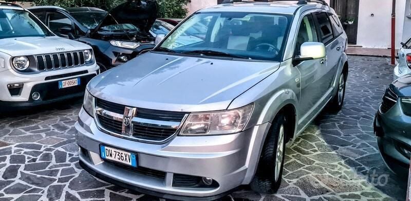 Usata Dodge Journey 140 CV (102 kW) 2009 Argento SUV