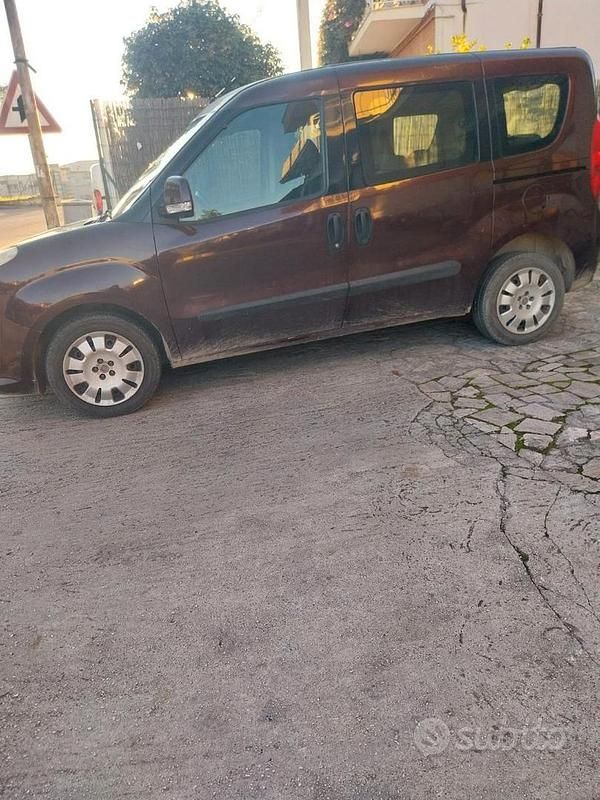 Usata Fiat Doblò 90 CV (66 kW) 2011 Monovolume