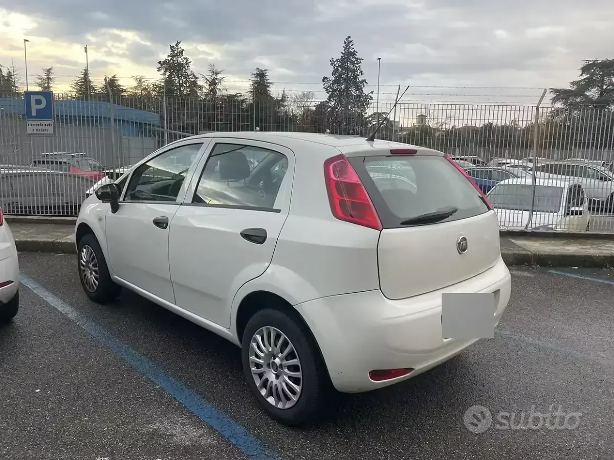 Usata Fiat Grande Punto 77 CV (56 kW) 2017 Utilitaria