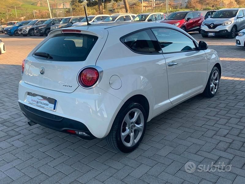 Second-hand Alfa Romeo MiTo 95 CP (69 kW) 2016 Alb Hatchback