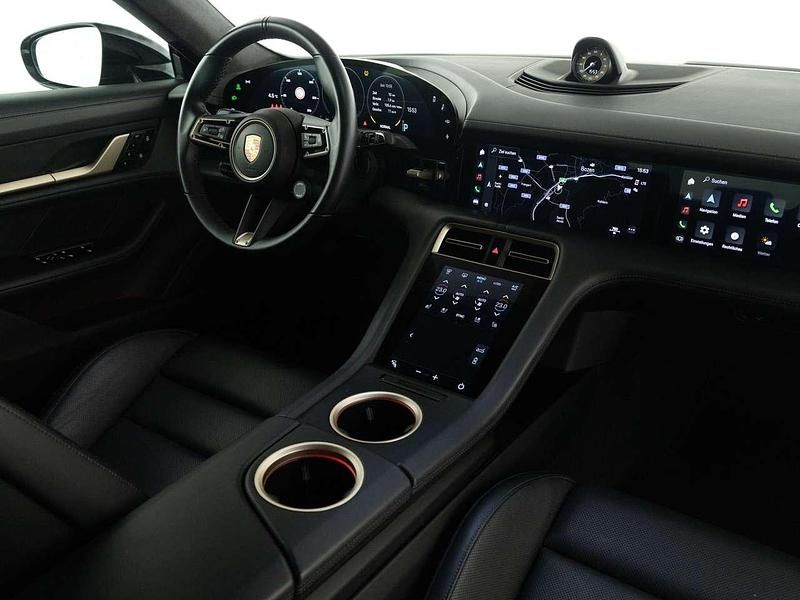 Usata Porsche Taycan Turbo 141 kW (193 CV) 2021 2t nero jet metallizzato Berlina