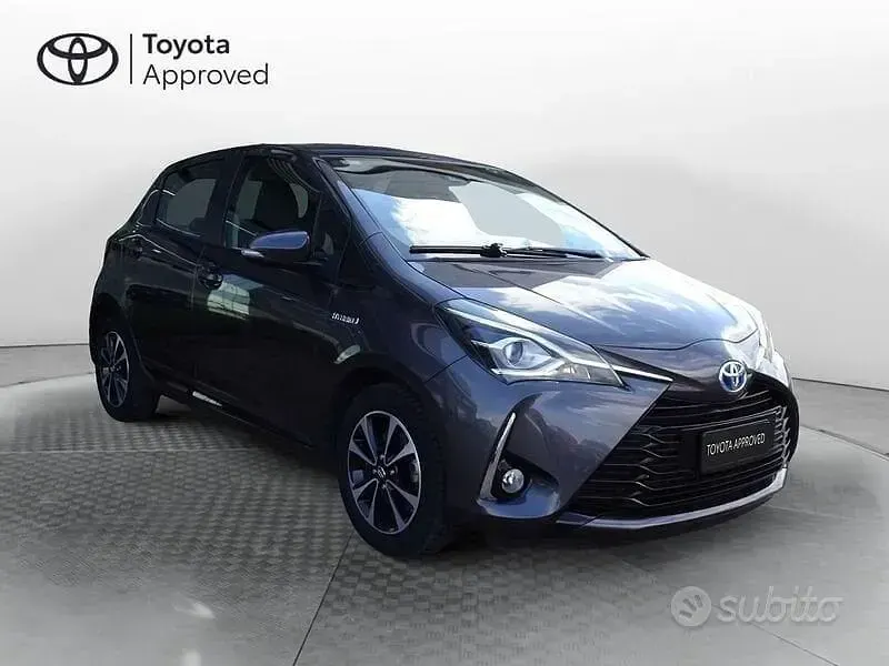 Usata Toyota Yaris Hybrid Active 2019 Grigio Berlina