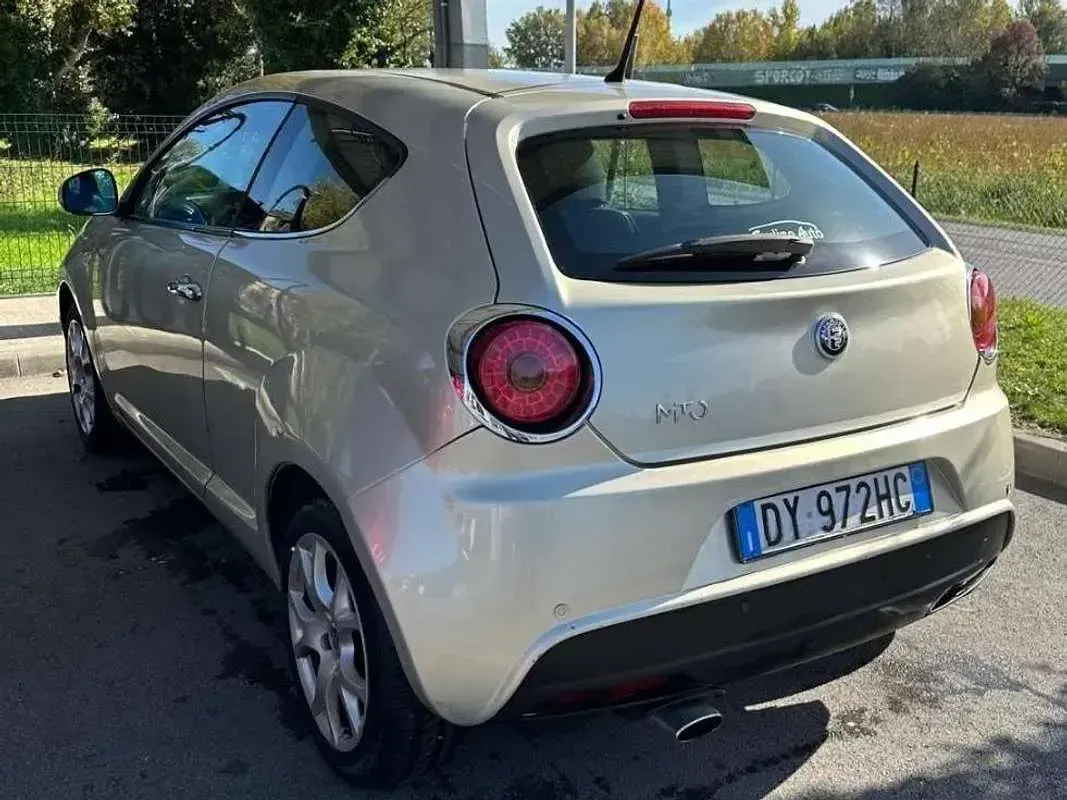 Usata Alfa Romeo MiTo Distinctive 120 CV (88 kW) 2009 Bronzo Utilitaria