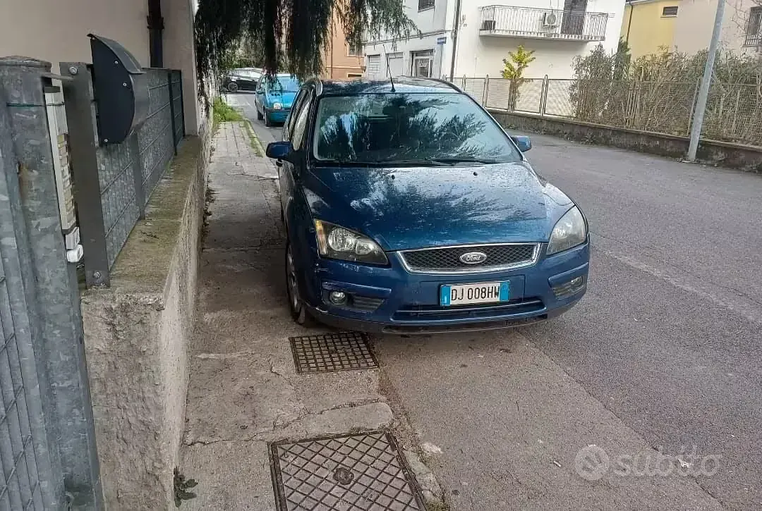 Usata Ford Focus 90 CV (66 kW) 2007 Bluazzurro Station wagon