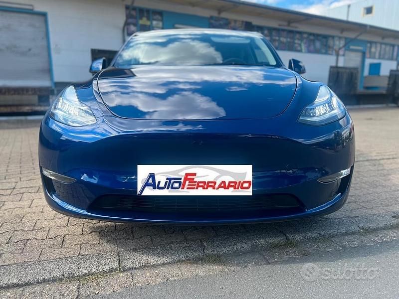Usata Tesla Model Y 514 kW (699 CV) 2023 Blu/azzurro SUV
