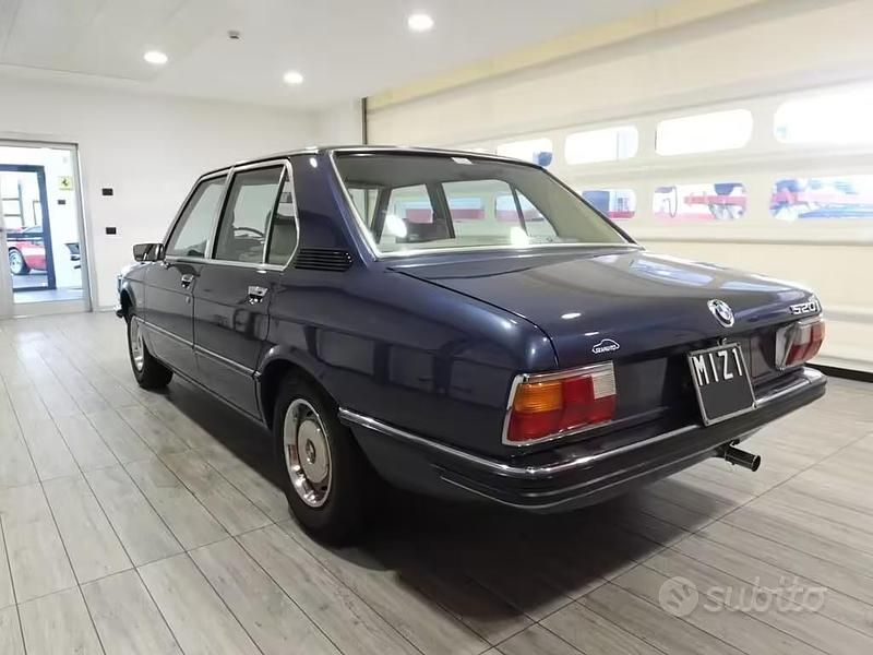 Usata BMW 520 Efficient Dynamics 1970 Blu Berlina