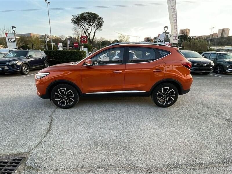 Usata MG ZS Luxury 111 CV (81 kW) 2024 Arancione SUV