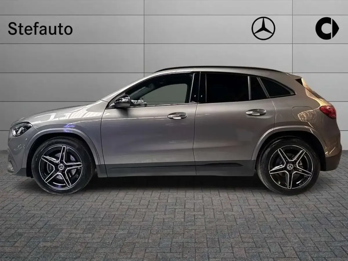 Nuova Mercedes GLA200 AMG line 150 CV (110 kW) 2026 Grigio montagna SUV