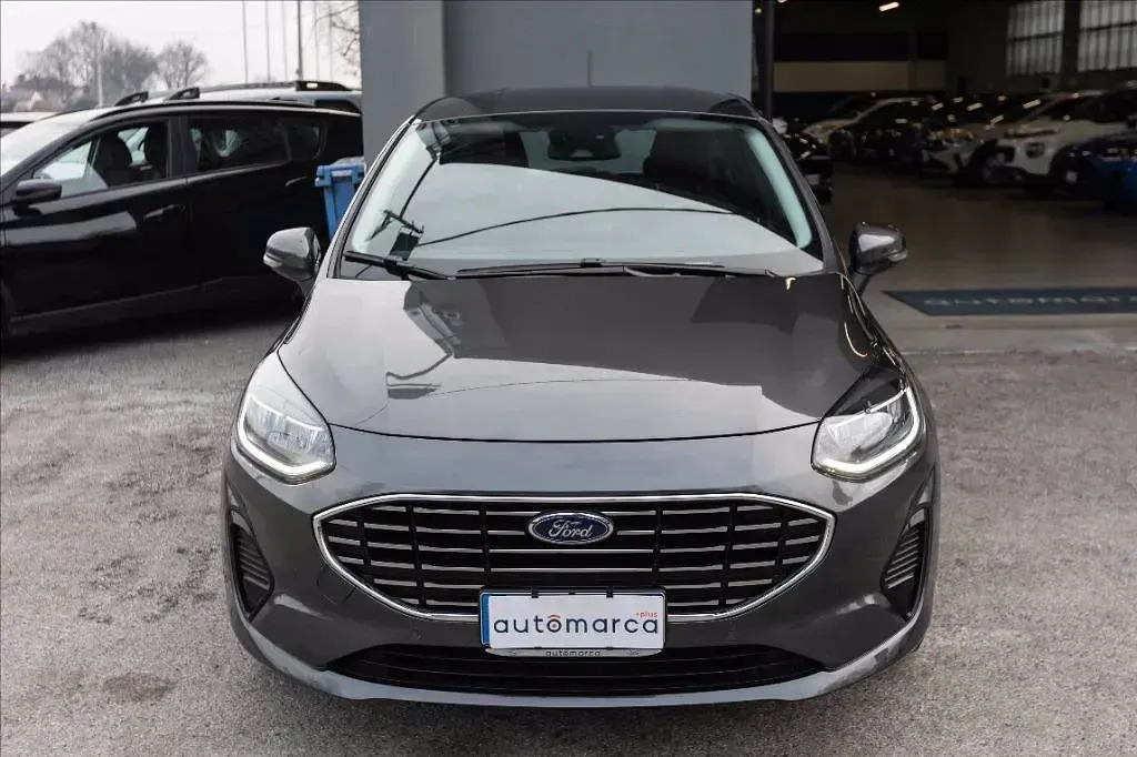 Usata Ford Fiesta Titanium 125 CV (91 kW) 2023 Grigio metallizzato Berlina